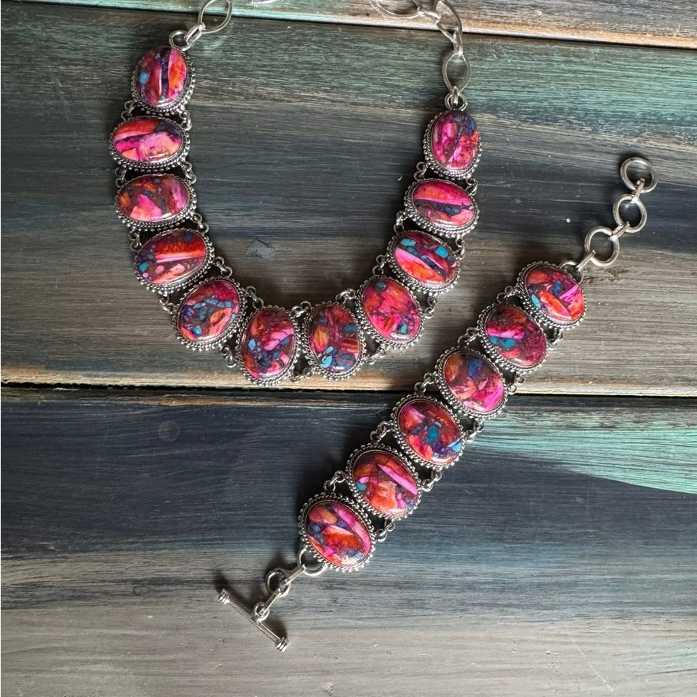 Vibrant Spiny Oyster and Turquoise  Bracelet and Necklace Set